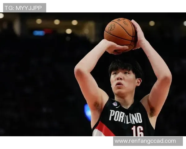 开拓者队新赛季首战，杨瀚森成第8位NBA正式登场中国球员